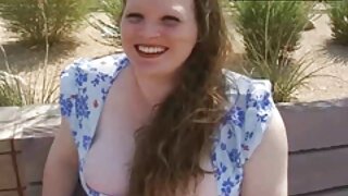 Rebeccai Rainbow iubește să tragă pizde goale la plaja în cur cu un tip și să suge penis.
