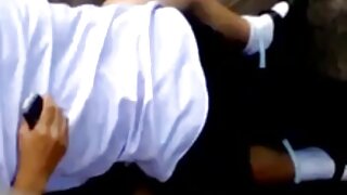 O fată obraznică anal a primit o mature goale mulțime de spermă grasă pe fața ei obrăzătoare.